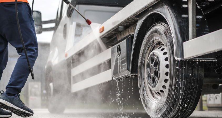 How to Save Money on Truck Wash if You’re in Minnesota