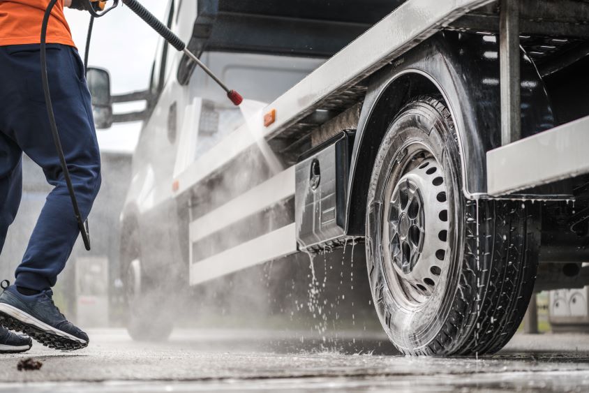 How to Save Money on Truck Wash if You’re in Minnesota